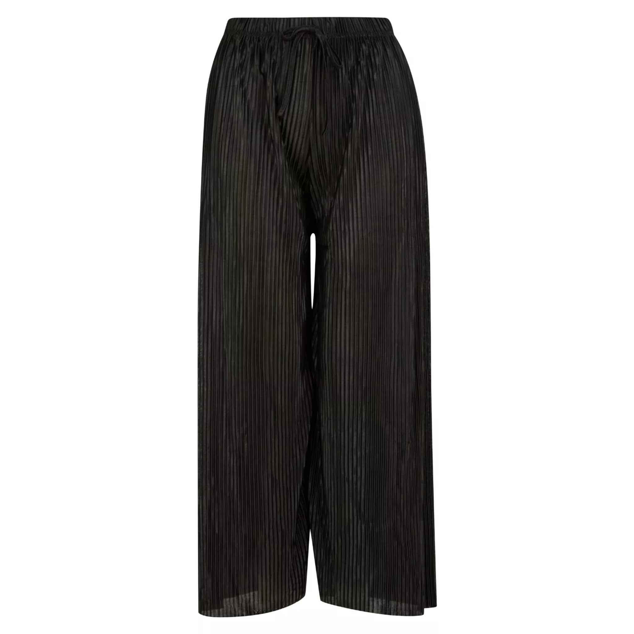 Ladies soft touch cropped trousers in black – lightweight wide leg casual pants with elasticated drawstring waist.